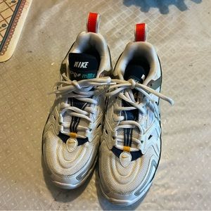 EUC Nike Max white womens size 7 sneakers